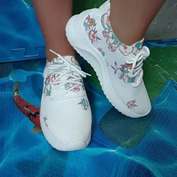 Senhoras Flor Impresso Flyweave Esportes de Malha Meias Casuais Sapatos Respirável, Leve e Casual Sapatos para as Mulheres Taupe