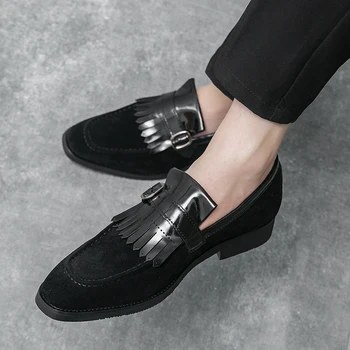 Moda masculina Loafer Sapatos de Homens de Roma, Clássico, Retro, Mocassins e Slip-on Borla Sapatos de Couro Business Casual ShoesLuxury Sapatos de Camurça 