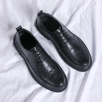 Novo Casual Sapatos para Homens 2023 Masculino Oxford Shoes Retro de Luxo, Sapatos de Couro de Moda Respirável Sapatilhas Artesanais Sapatos de Plataforma