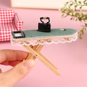 1Set 1:12 Casa de bonecas em Miniatura de Renda tábua de Engomar Ferros Modelo de Mobiliário Com Ferro de Costura Cena de Decoração de Casa de bonecas Acessórios